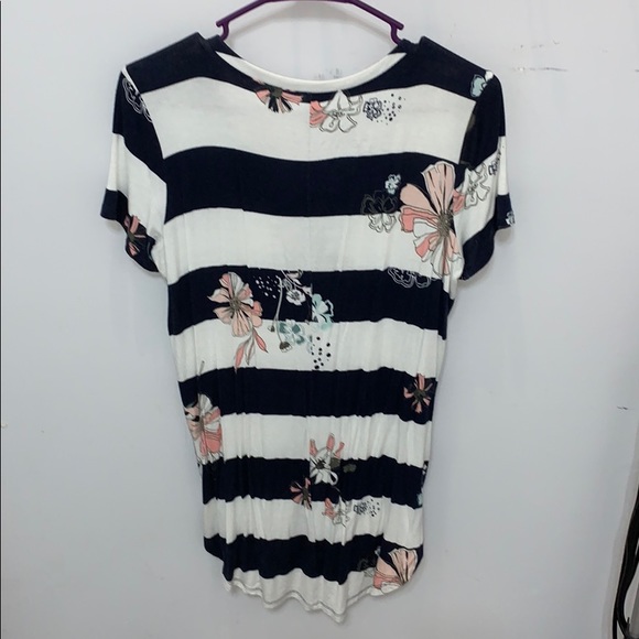 Stripped Blouse - Picture 2 of 3